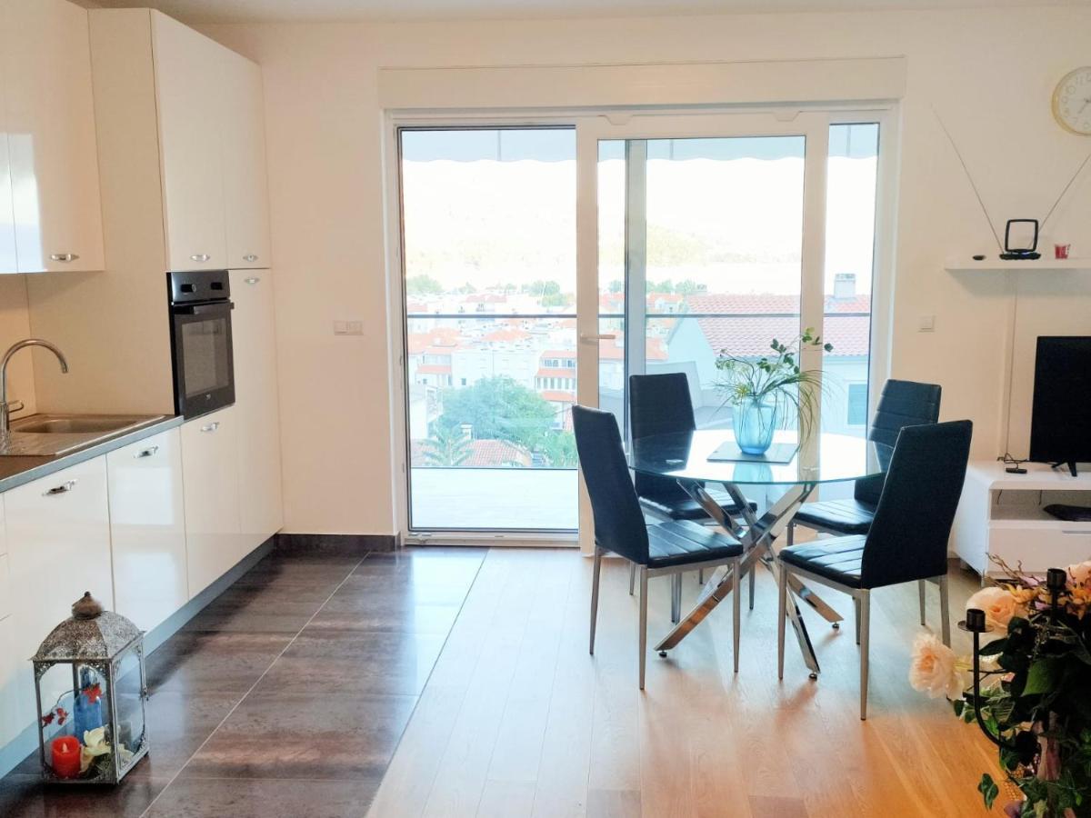 Apartmani Elin Omiš Exterior foto